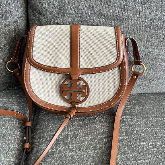 🎉Host Pick🎉 Tory Burch Canvas and Leather Bag - Picture 15 of 15